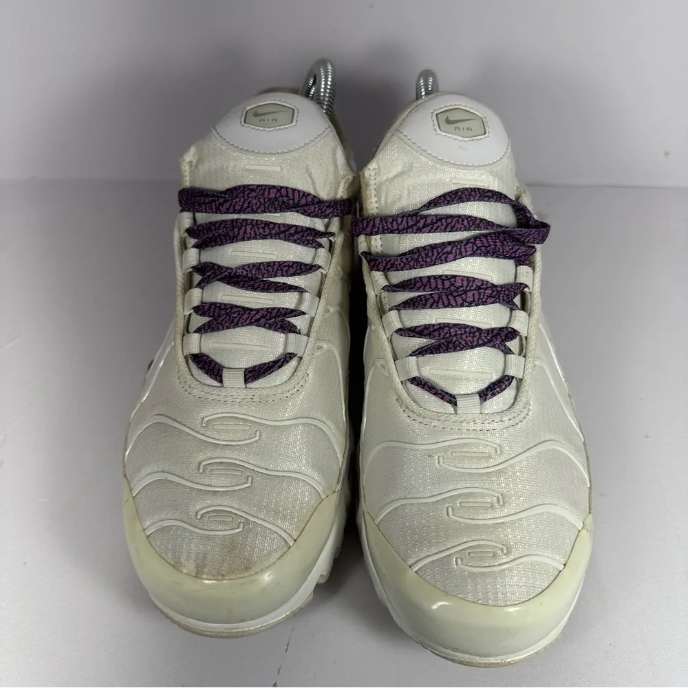 Nike Air Max Plus White Metallic Silver Sneakers Size 7Y Women 9‎